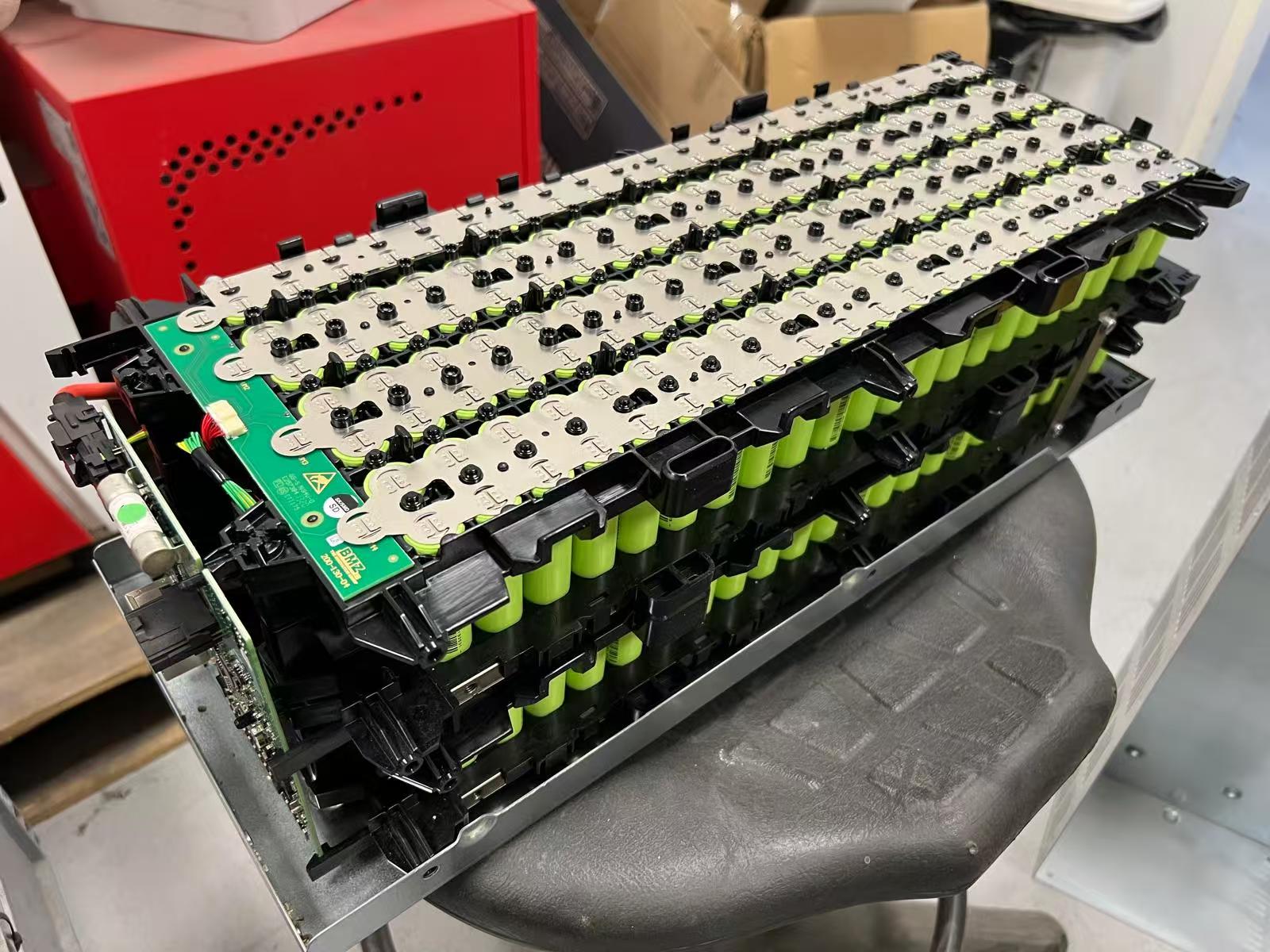 Lithium battery cells and modules